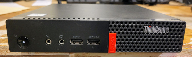 Lenovo ThinkCentre m710q small form factor PC in Desktop Computers in Napanee - Image 2