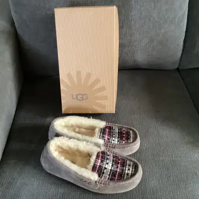 these cozy and glorious UGGS plaid moccasins are ready to treat yourself to comfort. From a smoke fr...