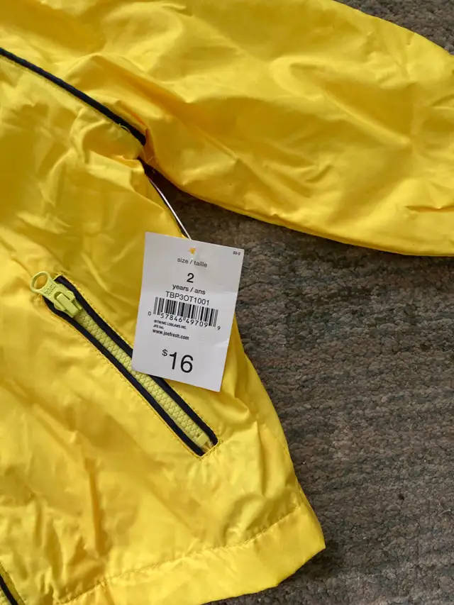 Kids toddler rain coat jacket 2T in Clothing - 2T in Kitchener / Waterloo - Image 3