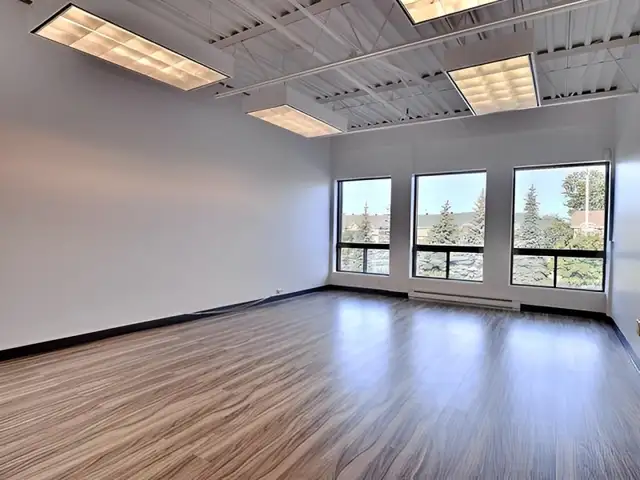 Commercial Office Space for Rent at 4002 Chemin du Bois-Franc