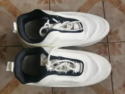 Two unisex sports runners size 9.5., View more