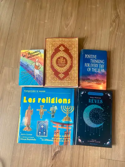 - Le nouveau Testament 20$ -Le noble coran 40$ -Positive Thinking for everyday of the year 15$ -Les...