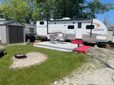 Located 30 minutes north of Barrie. Features air/heat/dining set/gas BBQ/TV/sleeps 5. Only 50ft to d...