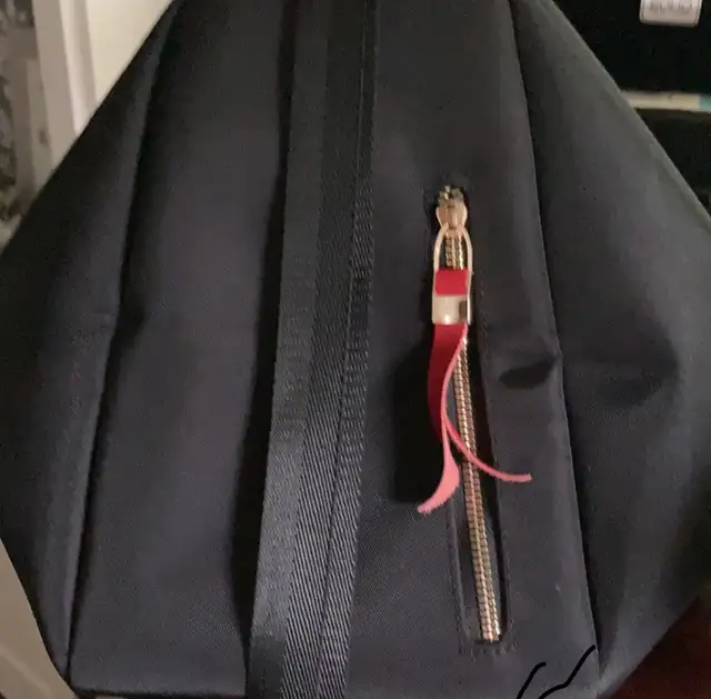 Gucci backpack purse in Women's - Bags & Wallets in Sudbury - Image 9