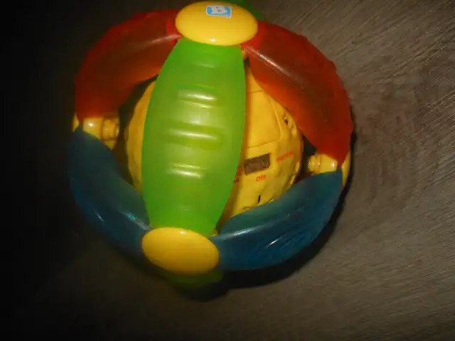 Blink n Bling Ball in Toys in City of Montréal - Image 4