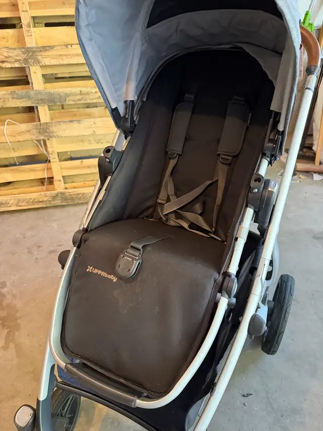 UPPAbaby Vista V2 Stroller in Strollers, Carriers & Car Seats in Hamilton - Image 3