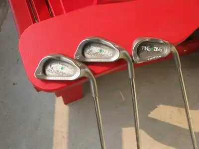 Ping Zing Iron set. 10 irons ! The shafts are the JZ model. 2-W have the same serial number. The SW...