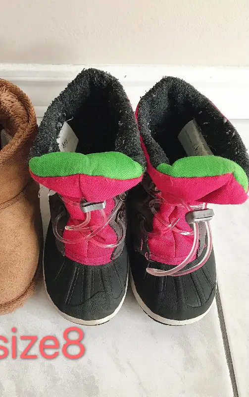 girls size 5-8 shoes in Kids & Youth in Markham / York Region - Image 8