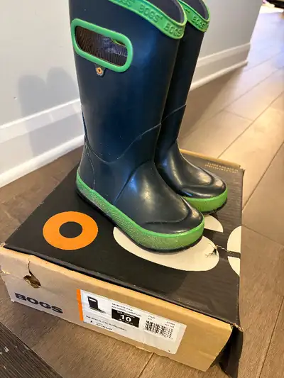 Size 10 kids rain boots- Bogs, View more