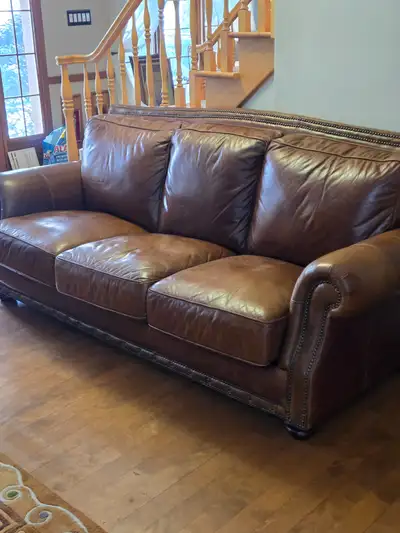 2 sofas en cuir de grande qualité, View more