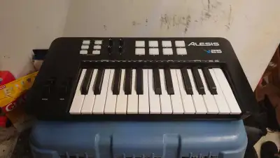 Alesis V25 MKII Keyboard Controller, View more