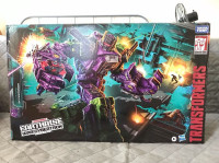 Transformers WFC Scorponok Titan Class Brand New