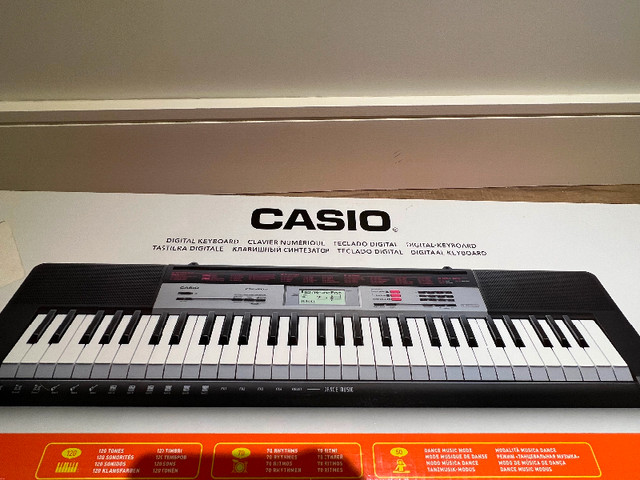 CASIO Digital Keyboard in Pianos & Keyboards in City of Toronto - Image 2