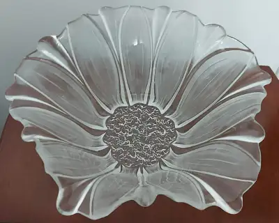 MIKASA CLEAR & FROSTED SUNFLOWER BOWL (vintage), View more