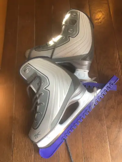 Size 6 reebok women skates $15, View more