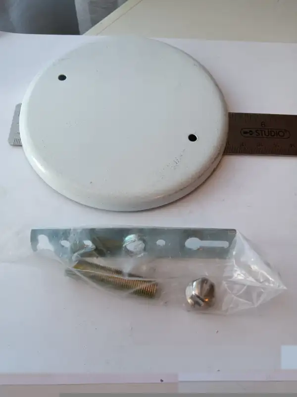 RAB DESIGN 029442 Blank 5" Cover Plates Decorative Round 1 Hole in Indoor Lighting & Fans in Laval / North Shore - Image 4