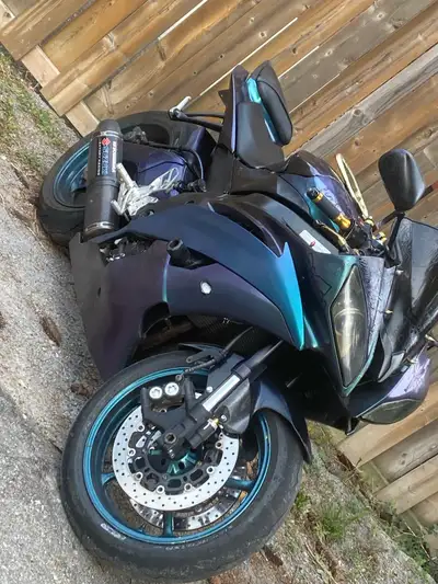 Bike has been flashed and has a power commander tuner this bike is absultly insane power band also h...