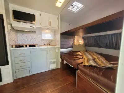 For sale! Come take a look at this cozy 21’ Classic Cruser by CIKIRA RV trailer in great condition....