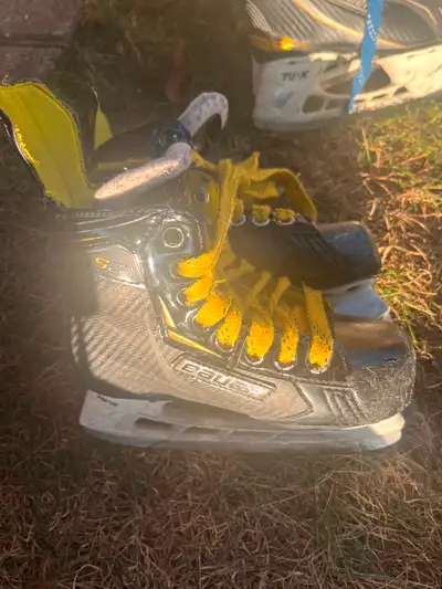 Bauer Supreme S27 - kids size 12, View more