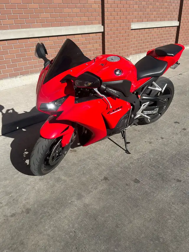 2012 Honda CBR 1000RR in Sport Bikes in City of Toronto - Image 3