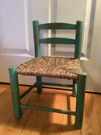 Antique Rush Woven Children’s Wood Chair