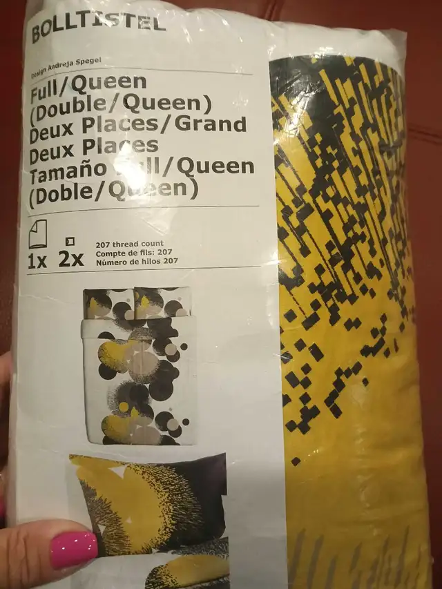 Bolltistel queen duvet cover set in Bedding in Oakville / Halton Region - Image 7