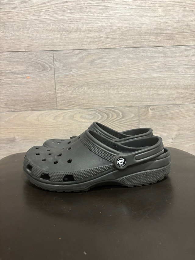 Black crocs size 9 men’s  dans Chaussures pour hommes  à Ville de Montréal - Image 3