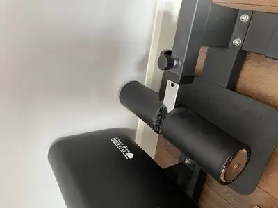Machine de sissy squat encore neuve!, View more