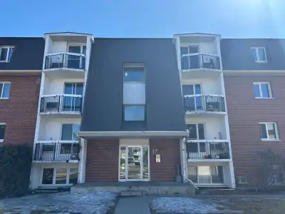 Listing this stunning Apartment for Rent in 47 Centennial street Untit 33 .South in southern Regina...