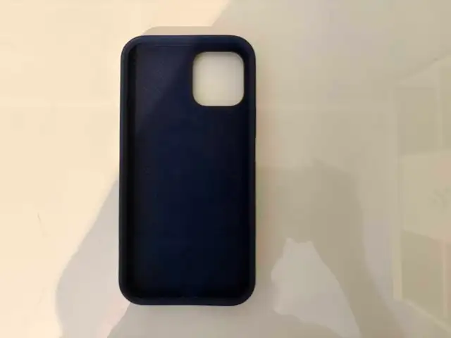Iphone 12 Phone Case in Cell Phone Accessories in Burnaby/New Westminster - Image 3