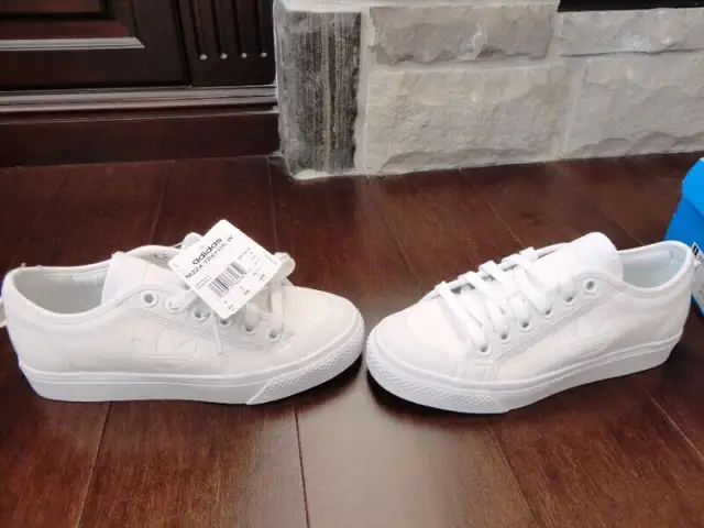 New Womens Adidas Nizza Trefoil Running Shoe Sneakers Size 5 1/2 in Women's - Shoes in Kitchener / Waterloo - Image 9