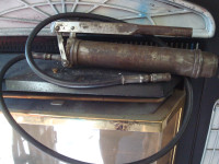 INDUSTRIAL HEAVY MACHINE GREASE GUN WITH 5 FOOT HOSE