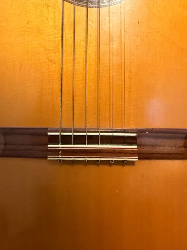1960’s Vintage Yamaha Classical Acoustic Guitar No. G160  in Guitars in Hamilton - Image 10