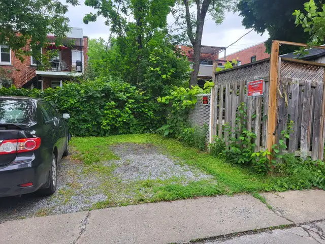 Rosemont Outdoor Parking