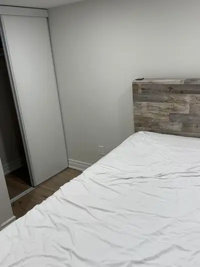 Two Furnished Rooms for Rent – Major & Bayview Newly renovated basement (3 bedrooms) ️ Each room: qu...