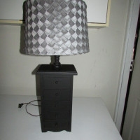 BLACK CHEST OF DRAWERS LAMP WITH SHADE