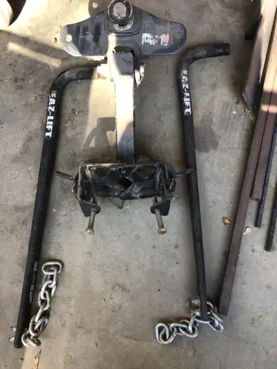 Weight Distribution Hitch for Sale $250