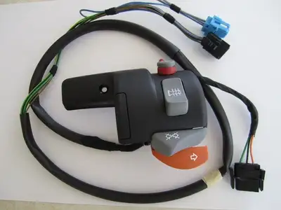 Ensemble commutateur coté DROIT pour K1200RS ayant option poignées chauffantes (année 1998-2002 seul...
