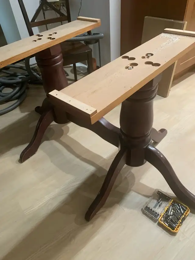 Extendable Oak Wood Dining table in Dining Tables & Sets in City of Toronto - Image 5