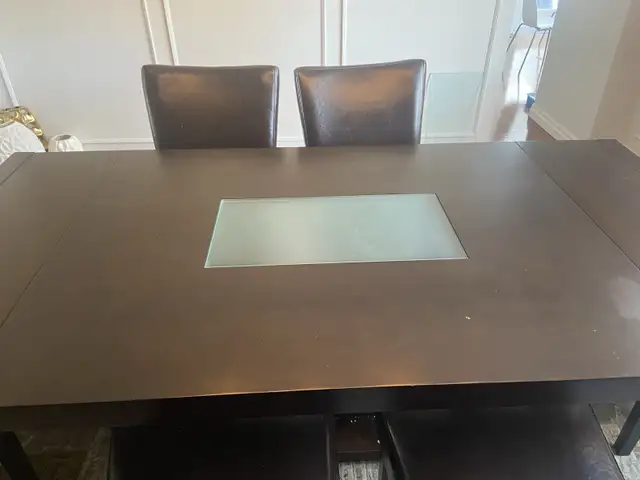 Dining room table, a steal at $275 in Dining Tables & Sets in Oakville / Halton Region - Image 4
