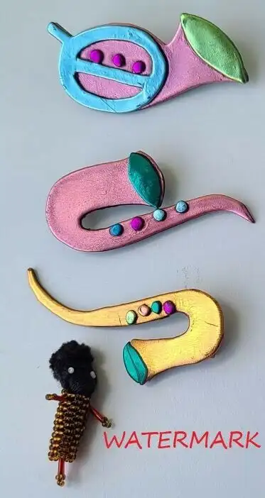 FOUR HANDMADE COSTUME JEWELRY BROOCHES in Jewellery & Watches in City of Toronto - Image 3