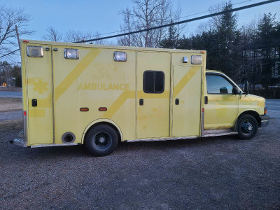 Chevy express 3500 2013 ( ambulance)