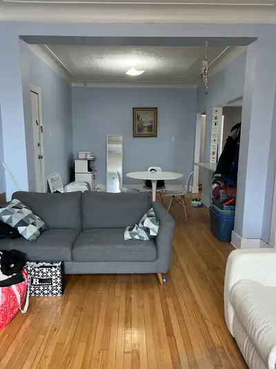 - 2 Closed bedrooms - Heat & Hot Water included - Fridge & Stove included - Hardwood floors - High C...