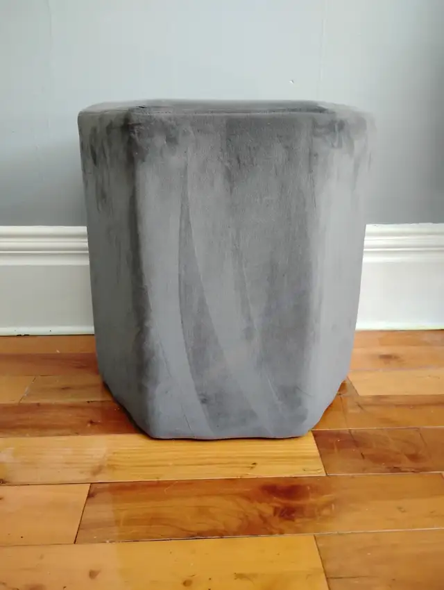 Grey velvet foot stool in Chairs & Recliners in Kingston - Image 2