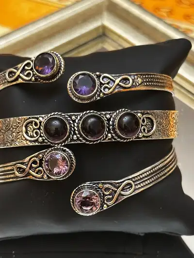 trois superbes bracelets neufs VRAI ARGENT et améthystes, View more
