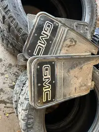 Set of mud flaps 