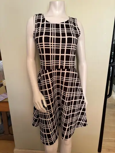 Suzy Shier Dress (L), View more