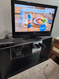 Toshiba tv 32"  with stand