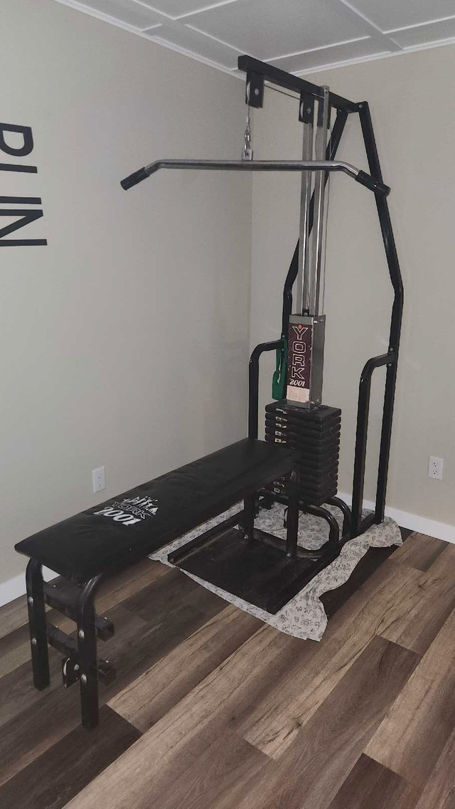 York 2001 Weight Machine in Exercise Equipment in Barrie