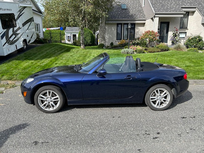 Mazda MX5 GX 2011